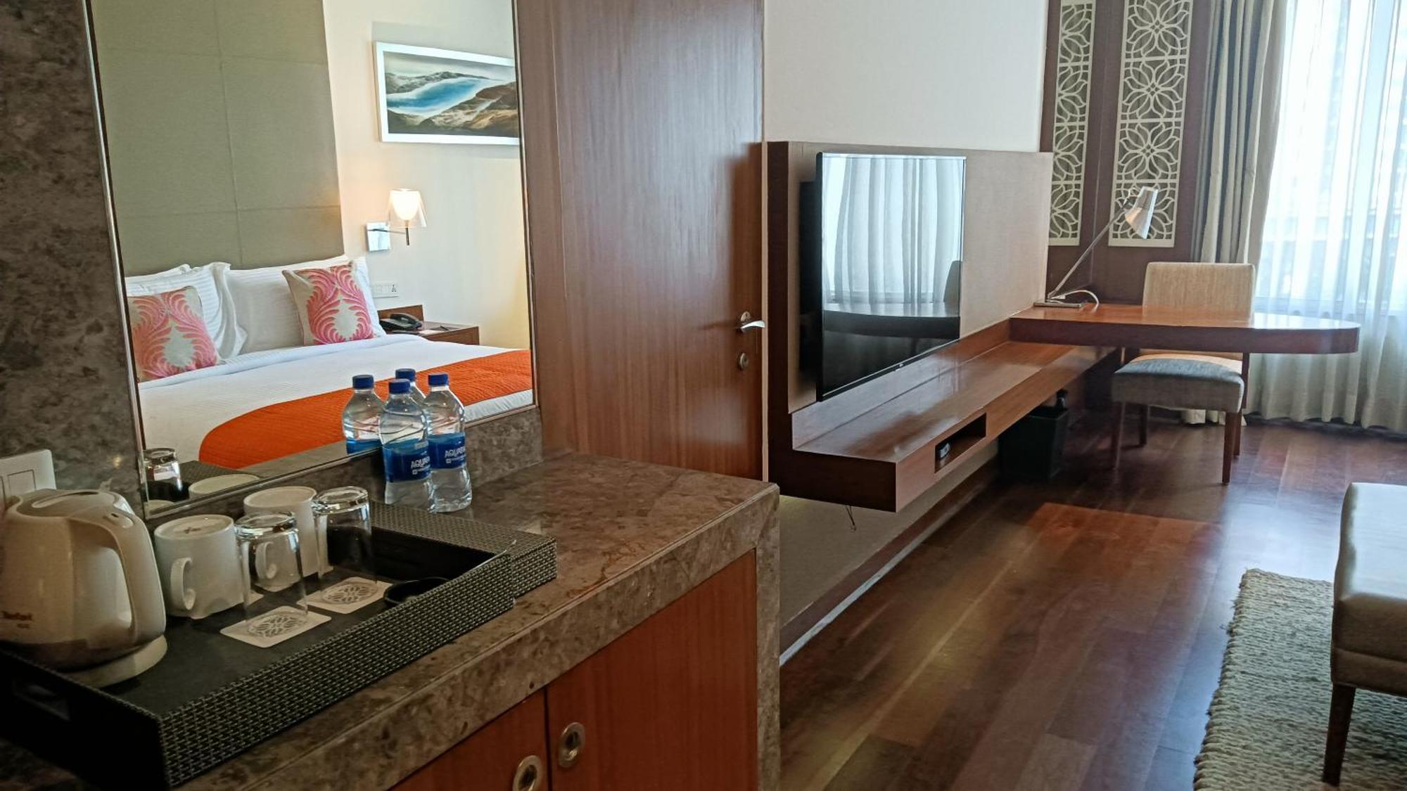 The Anya Hotel-Golf Course Road Gurgaon Buitenkant foto