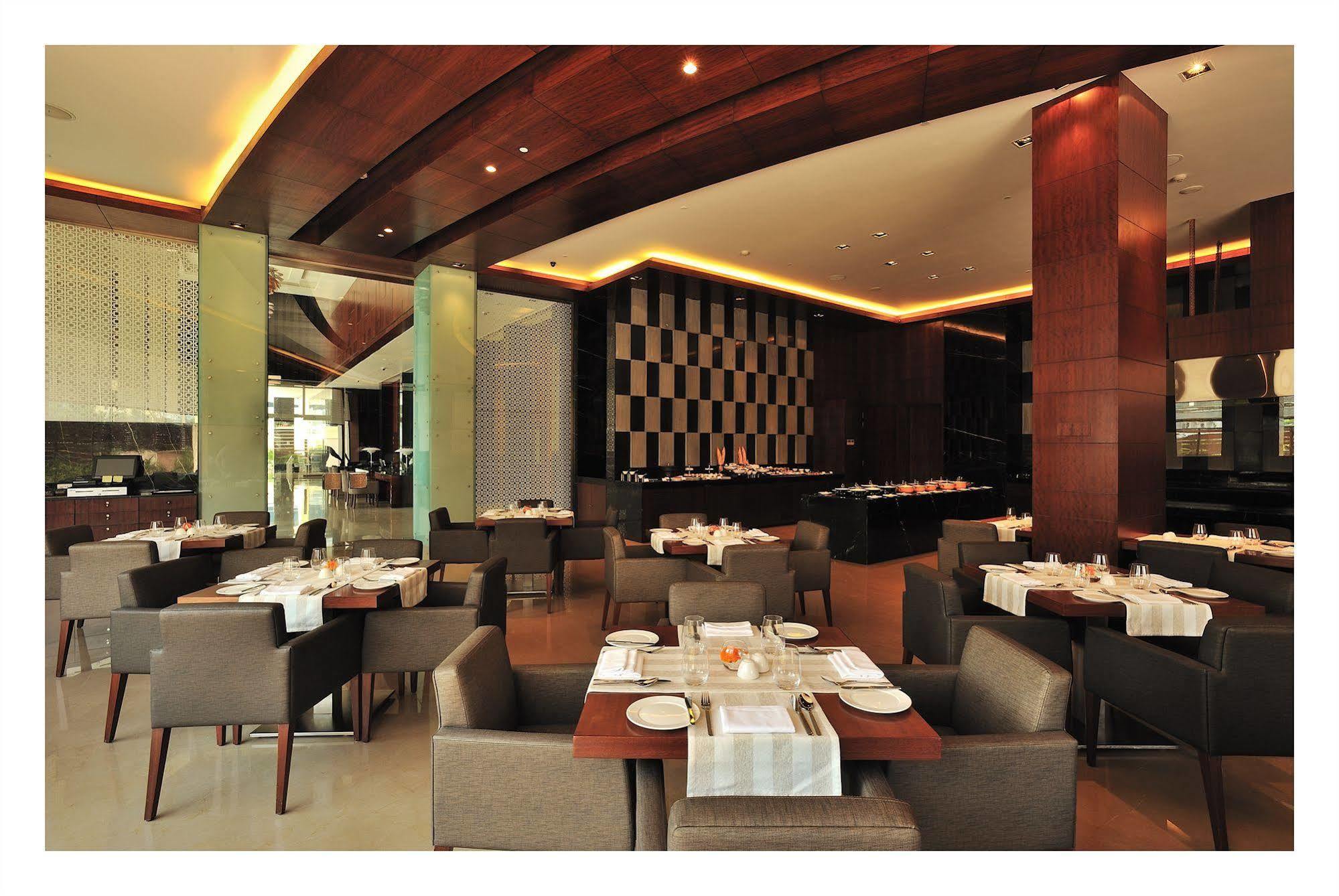 The Anya Hotel-Golf Course Road Gurgaon Buitenkant foto