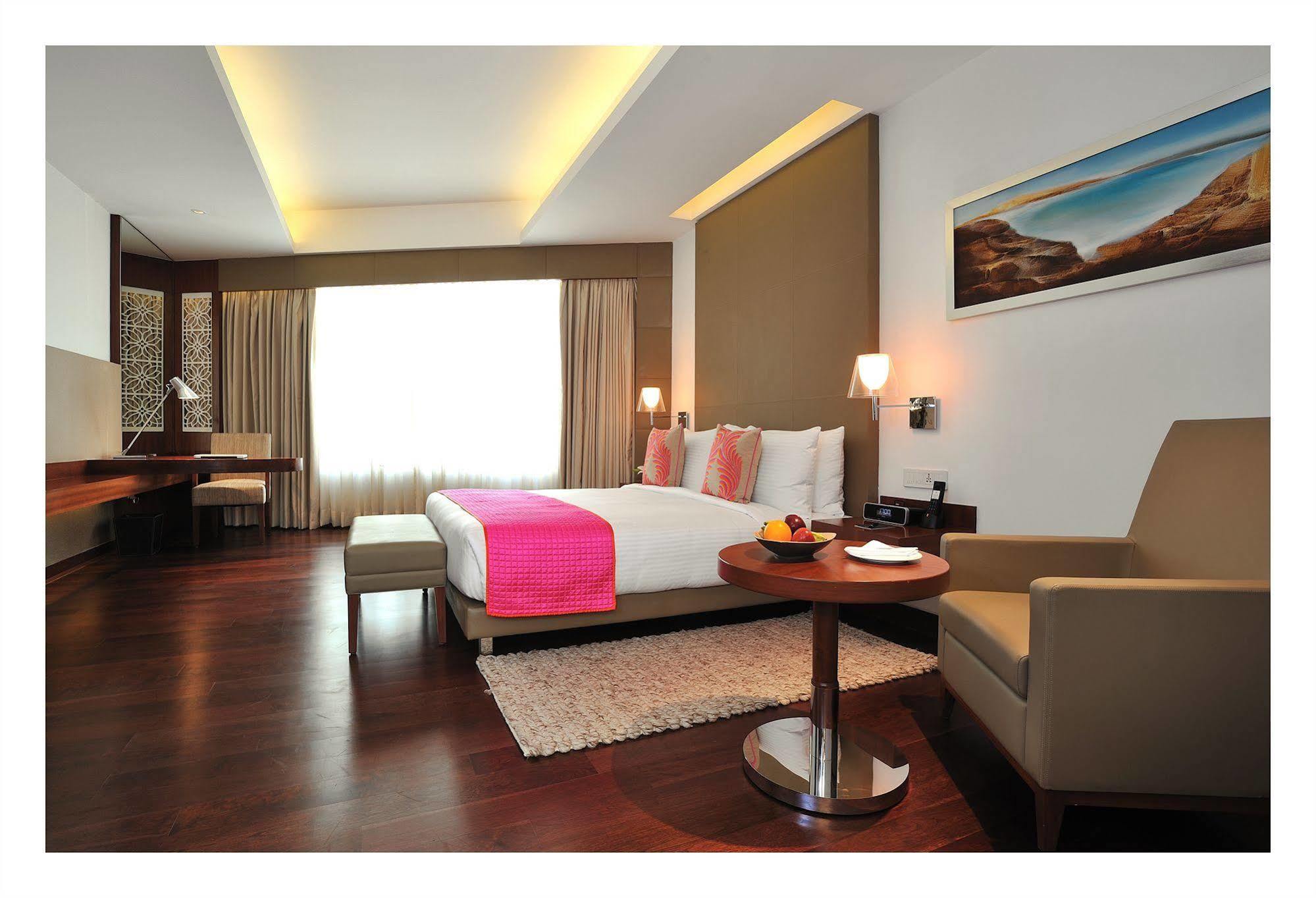 The Anya Hotel-Golf Course Road Gurgaon Buitenkant foto