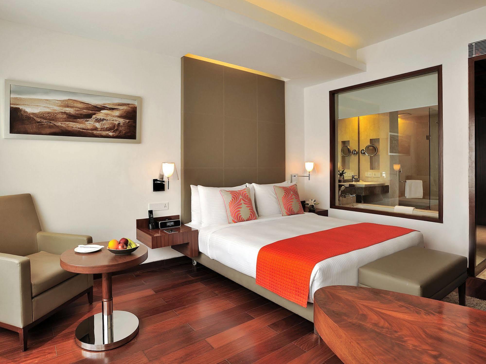 The Anya Hotel-Golf Course Road Gurgaon Buitenkant foto